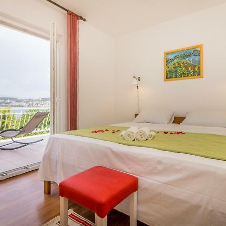 Apartment "On The Beach" Трогір Екстер'єр фото
